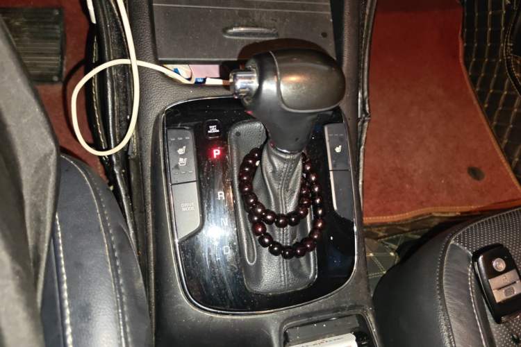 Used Kia K3 2016 1.6L Automatic GLS Gear Lever