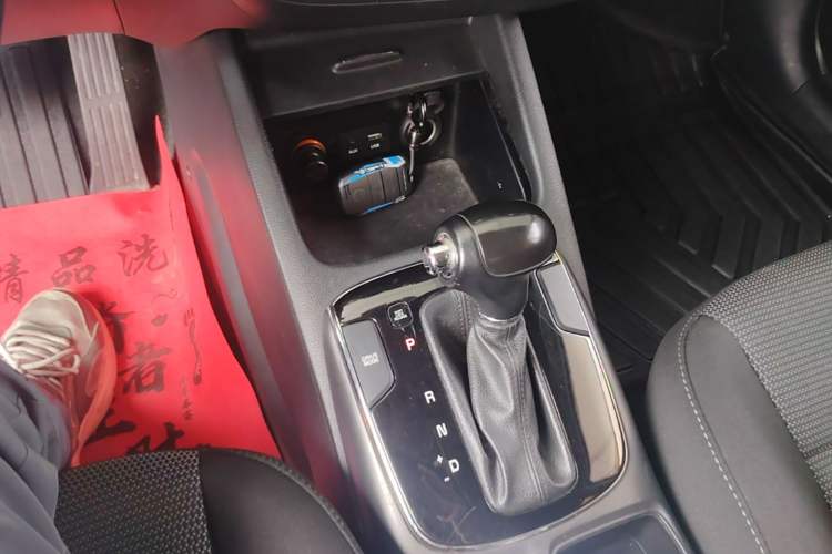 Used Kia K3 2016 1.6L Automatic GLS Gear Lever