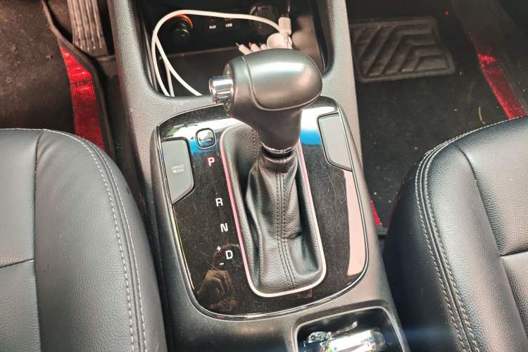 Used Kia K3 2016 1.6L Automatic GLS Gear Lever