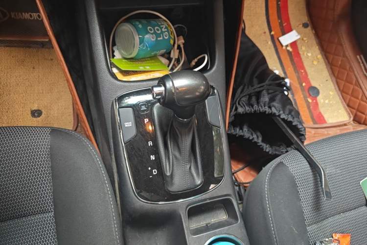 Used Kia K3 2016 1.6L Automatic GLS Gear Lever