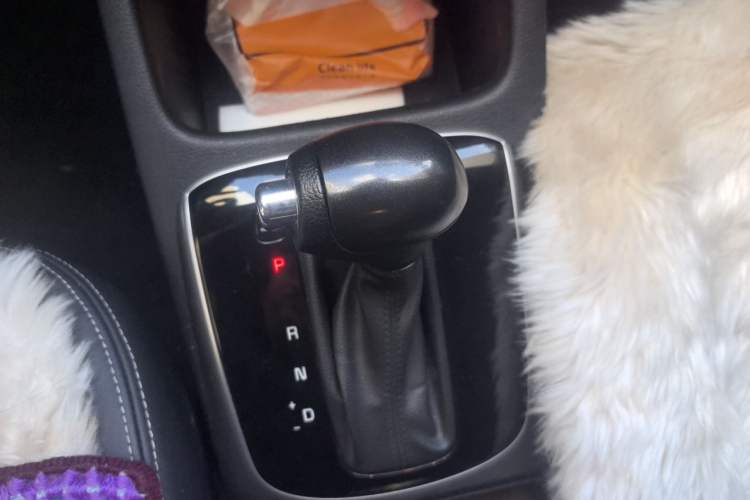 Used Kia K3 2016 1.6L Automatic GLS Gear Lever