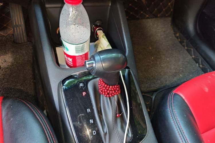 Used Kia K3 2016 1.6L Automatic GLS Gear Lever