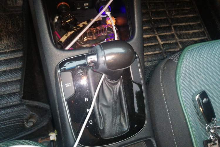 Used Kia K3 2016 1.6L Automatic GLS Gear Lever