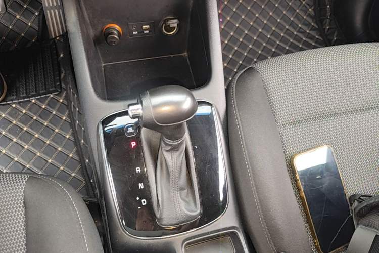 Used Kia K3 2016 1.6L Automatic GL Gear Lever