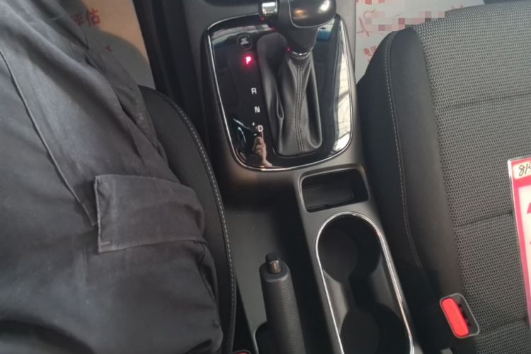Used Kia K3 2016 1.6L Automatic GL Gear Lever