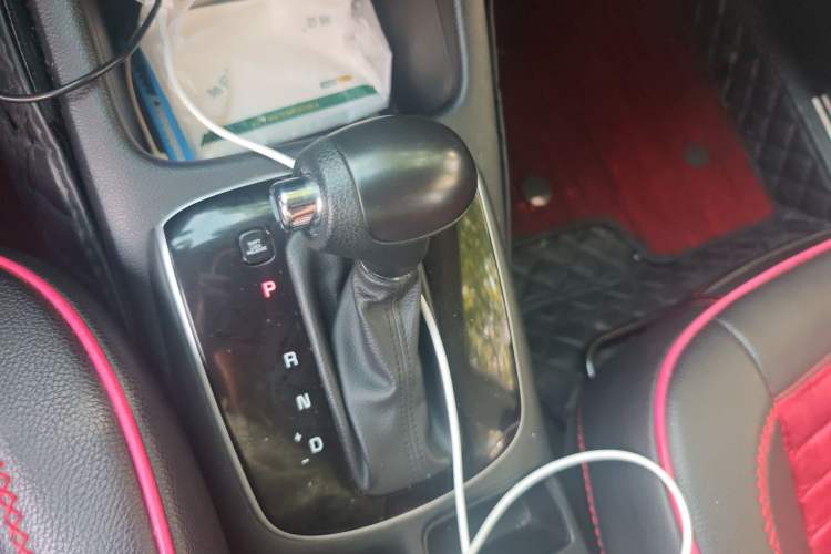Used Kia K3 2016 1.6L Automatic GLS Gear Lever