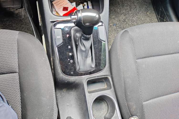 Used Kia K3 2016 1.6L Automatic GLS Gear Lever