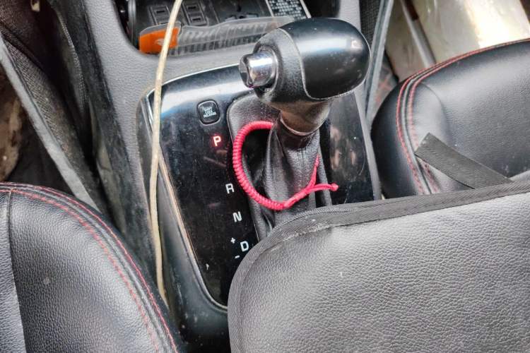 Used Kia K3 2016 1.6L Automatic GL Gear Lever