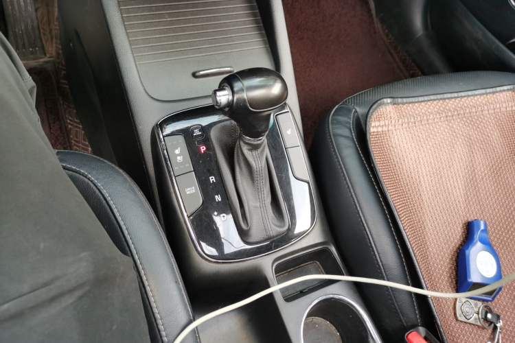 Used Kia K3 2016 1.6L Automatic GLS Gear Lever