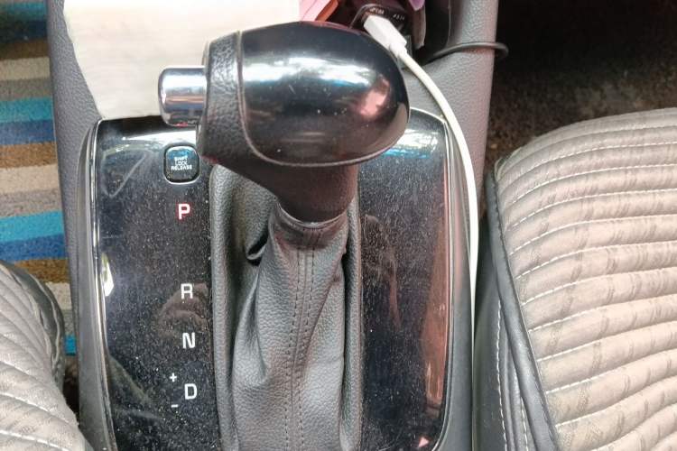 Used Kia K3 2016 1.6L Automatic GL Gear Lever