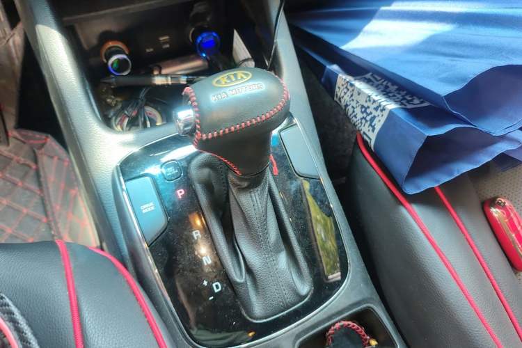 Used Kia K3 2016 1.6L Automatic GLS Gear Lever