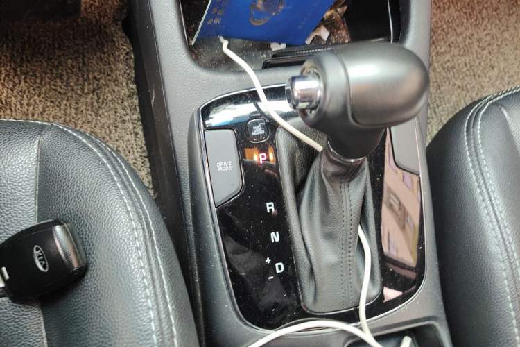 Used Kia K3 2016 1.6L Automatic GLS Gear Lever