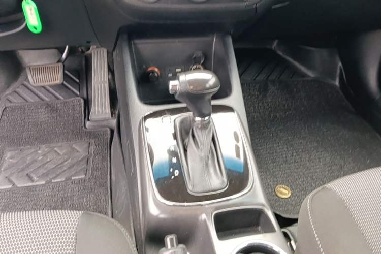 Used Kia K3 2016 1.6L Automatic GL Gear Lever