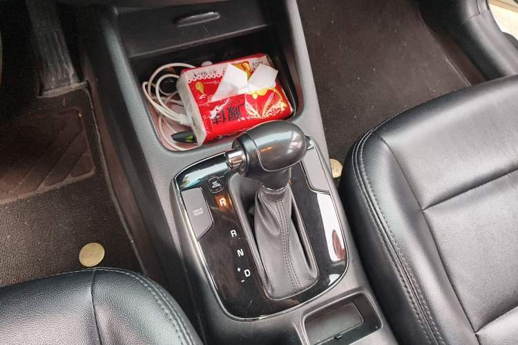 Used Kia K3 2016 1.6L Automatic GLS Gear Lever