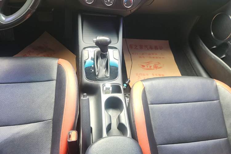 Used Kia K3 2016 1.6L Automatic GLS Gear Lever