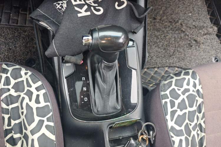 Used Kia K3 2016 1.6L Automatic GLS Gear Lever