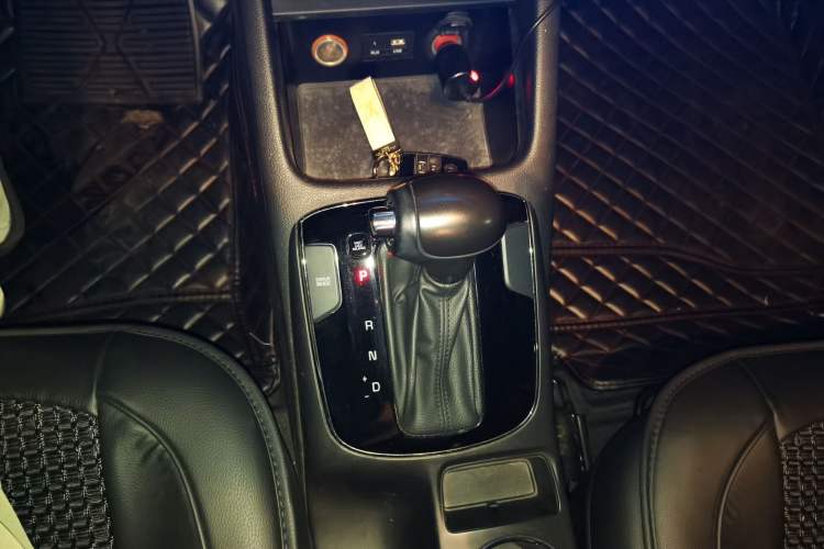 Used Kia K3 2016 1.6L Automatic GLS Gear Lever