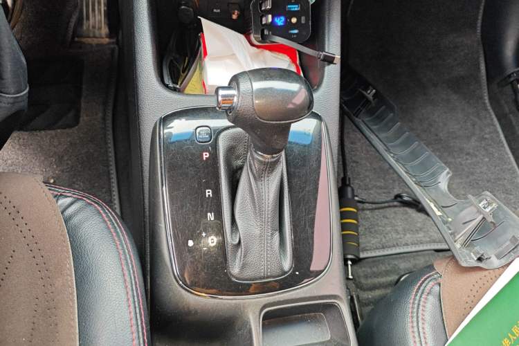 Used Kia K3 2016 1.6L Automatic GLS Gear Lever