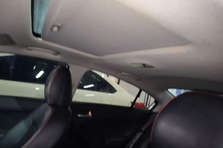 Used Kia K3 2016 1.6L Automatic with Sunroof Headliner
