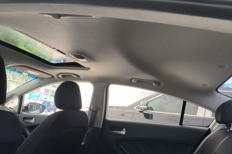 Used Kia K3 2016 1.6L Automatic GLS Headliner