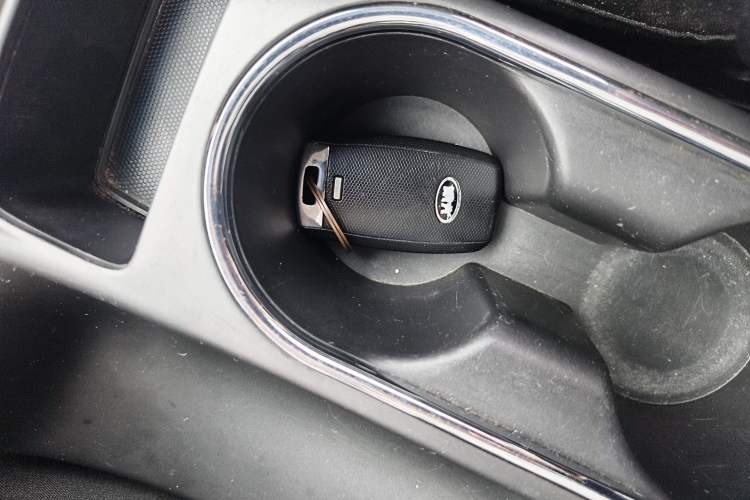 Used Kia K3 2016 1.6L Automatic GLS Interior 1