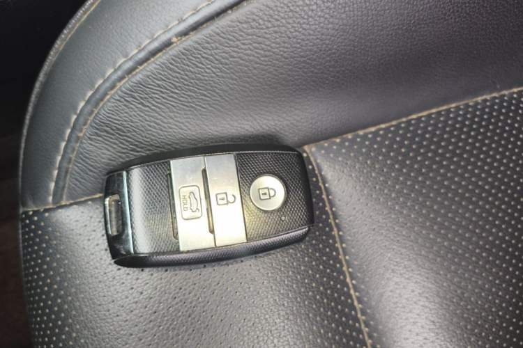 Used Kia K3 2016 1.6L Automatic GLS Interior 1