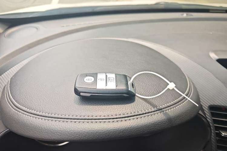 Used Kia K3 2016 1.6L Automatic GLS Interior 1