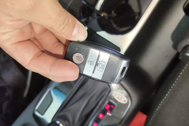 Used Kia K3 2016 1.6L Automatic GLS Interior 1