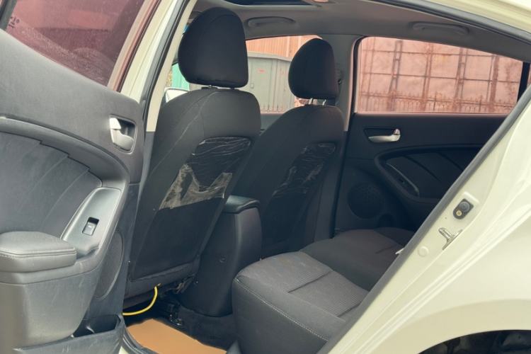 Used Kia K3 2016 1.6L Automatic with Sunroof Interior 12