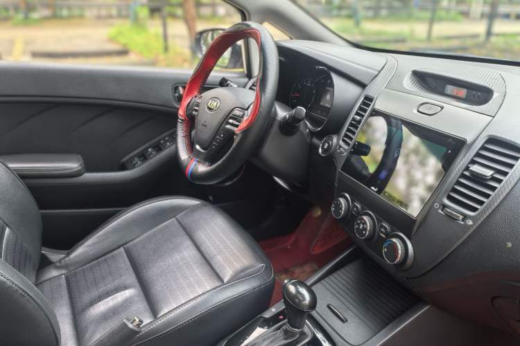 Used Kia K3 2016 1.6L Automatic DLX Interior 12