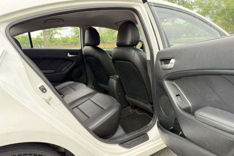Used Kia K3 2016 1.6L Manual GL Interior 2