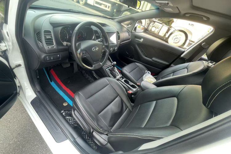 Used Kia K3 2016 1.6L Automatic GLS Interior 2