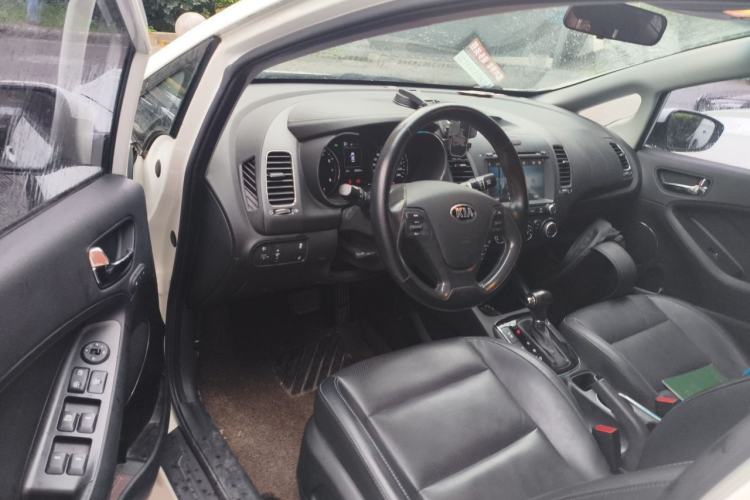 Used Kia K3 2016 1.6L Automatic GLS Interior 3