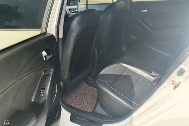 Used Kia K3 2016 1.6L Automatic DLX Interior 3