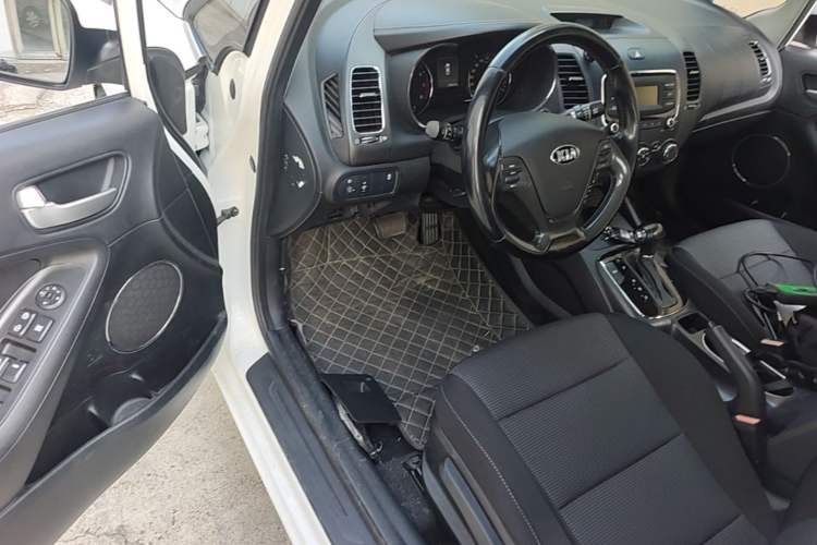 Used Kia K3 2016 1.6L Automatic GLS Interior 3