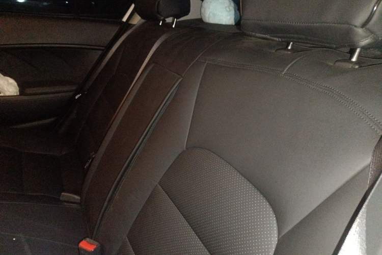Used Kia K3 2016 1.6L Automatic GLS Interior 4