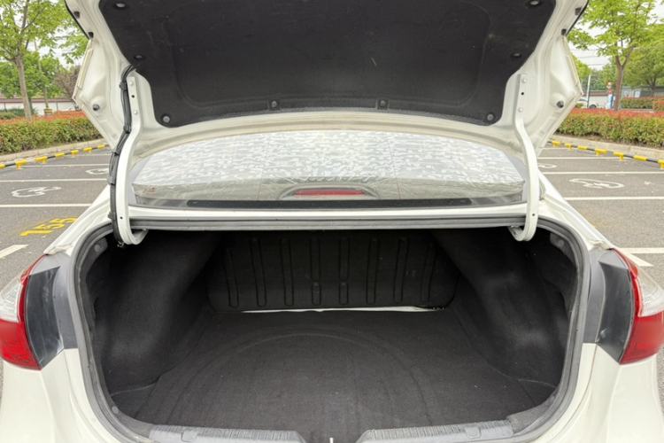 Used Kia K3 2016 1.6L Manual GL Interior 4