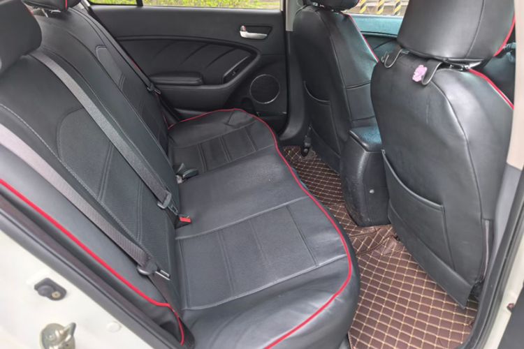 Used Kia K3 2016 1.6L Automatic GLS Interior 4