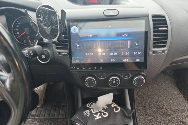 Used Kia K3 2016 1.6L Automatic GLS Interior 4