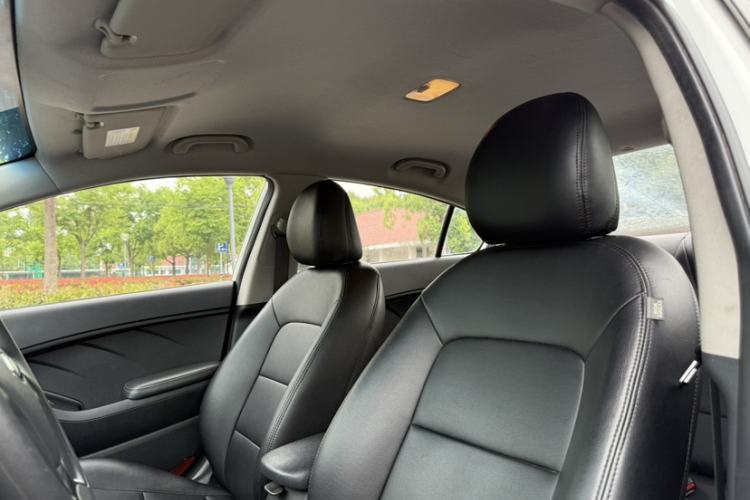 Used Kia K3 2016 1.6L Manual GL Interior 5