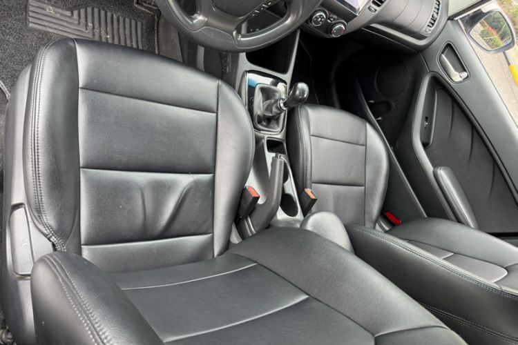 Used Kia K3 2016 1.6L Manual GL Interior 6
