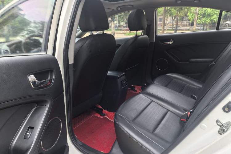 Used Kia K3 2016 1.6L Automatic DLX Interior 6