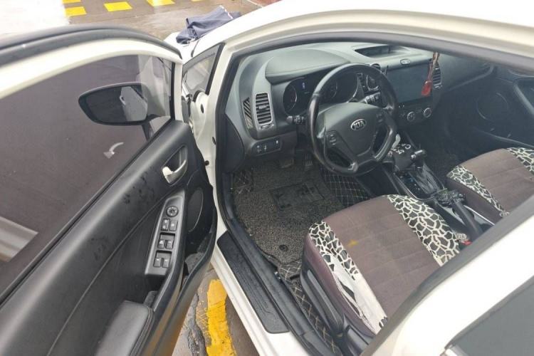Used Kia K3 2016 1.6L Automatic GLS Interior 6
