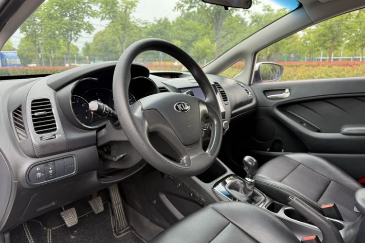 Used Kia K3 2016 1.6L Manual GL Interior 7
