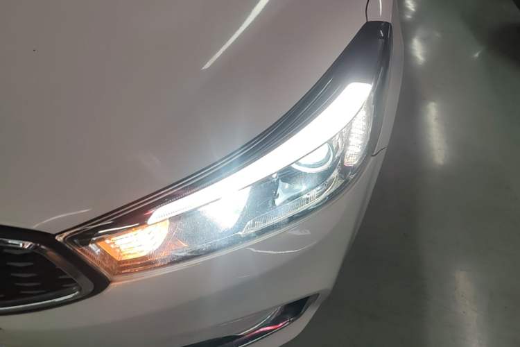 Used Kia K3 2016 1.6L Automatic GLS Left Front Headlight