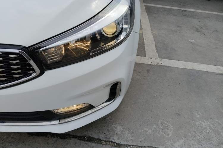 Used Kia K3 2016 1.6L Automatic GLS Left Front Headlight