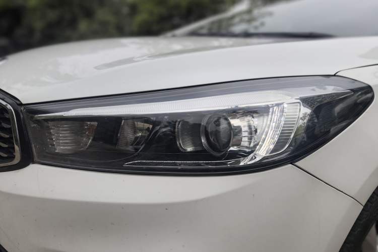 Used Kia K3 2016 1.6L Automatic DLX Left Front Headlight