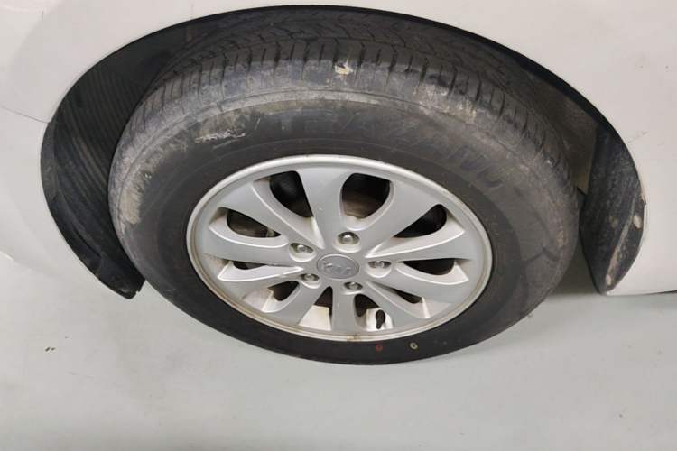 Used Kia K3 2016 1.6L Manual GL Left Front Wheel Hub