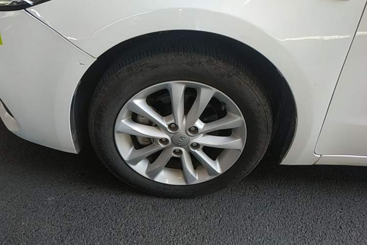Used Kia K3 2016 1.6L Automatic GL Left Front Wheel Hub