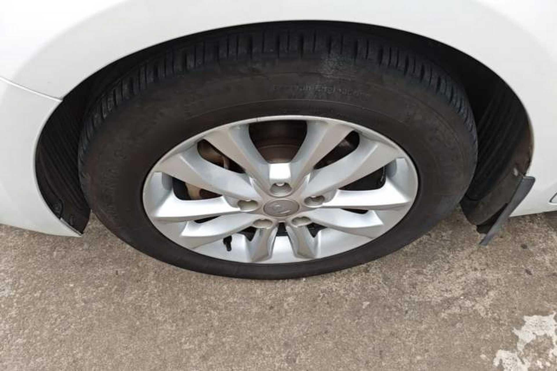 Used Kia K3 2016 1.6L Automatic GL Left Front Wheel Hub